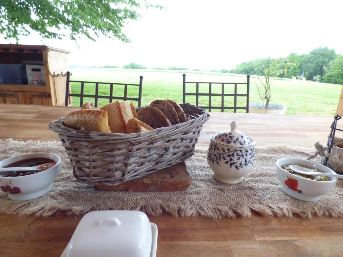 Bed and Breakfast Britavit Saint-Avit-Sénieur Exterior foto